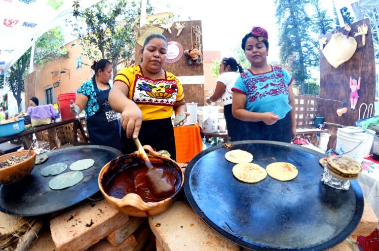 Lleno de Color El Quinto Festival Tradición y Sabores de Celaya gtoviaja